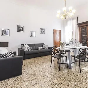  Apartment Rialto Design Boutique R&r Italy